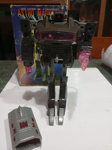 Robot astromagnum anni 80 - robot,